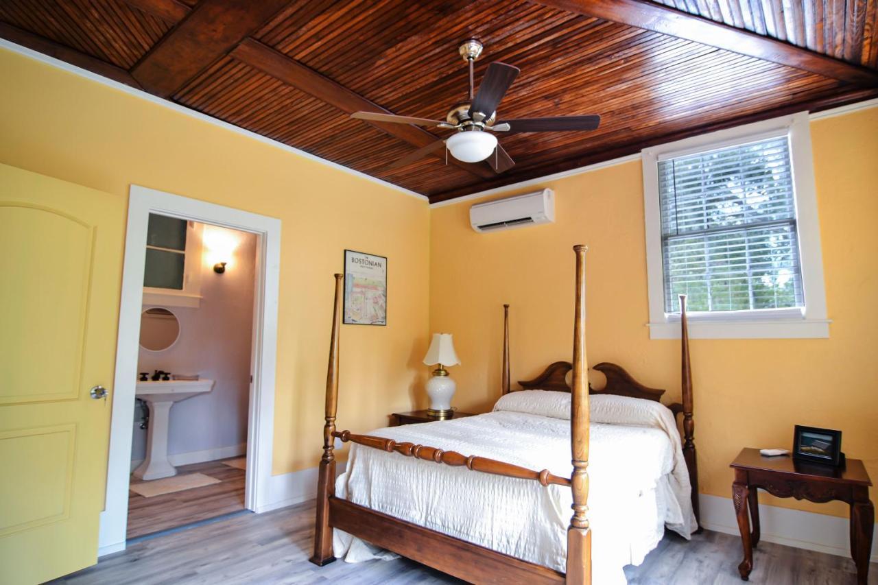 Blue Sky Manor Hotel Interlachen ภายนอก รูปภาพ
